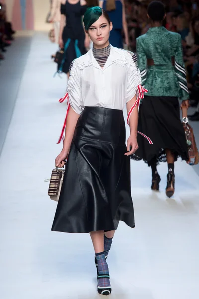 Look 26